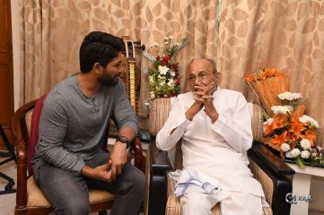 Allu Arjun Meets K Vishwanath